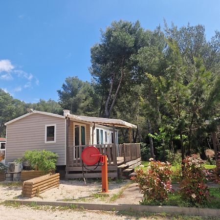 Camping Aux Portes De Cassis Roquefort-la-Bédoule Exterior foto