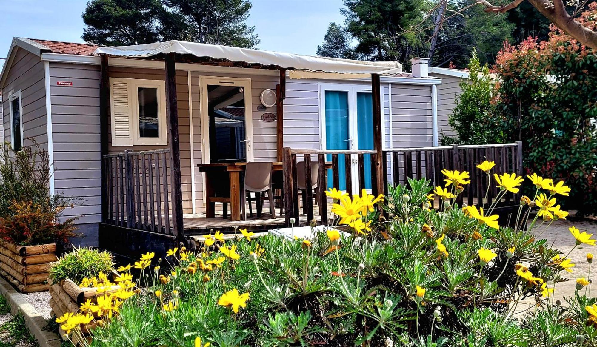Camping Aux Portes De Cassis Roquefort-la-Bédoule Exterior foto