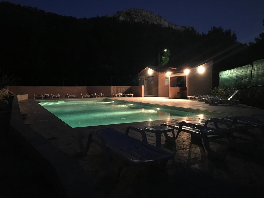 Camping Aux Portes De Cassis Roquefort-la-Bédoule Exterior foto